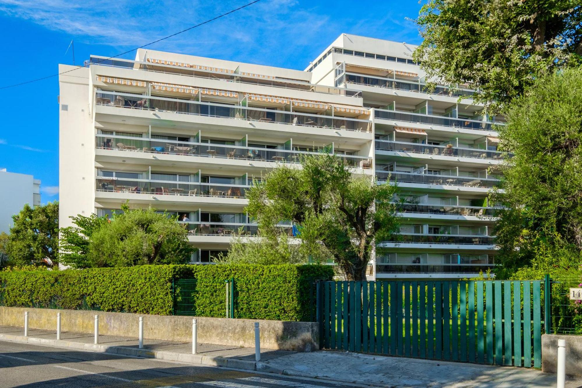 Residence Pierre & Vacances La Rostagne Juan-les-Pins Eksteriør billede
